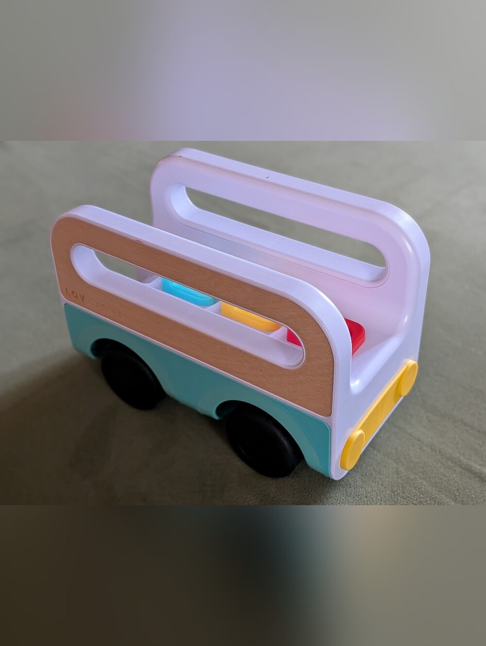 Lovevery Wheel Around Bus (No Peg People)